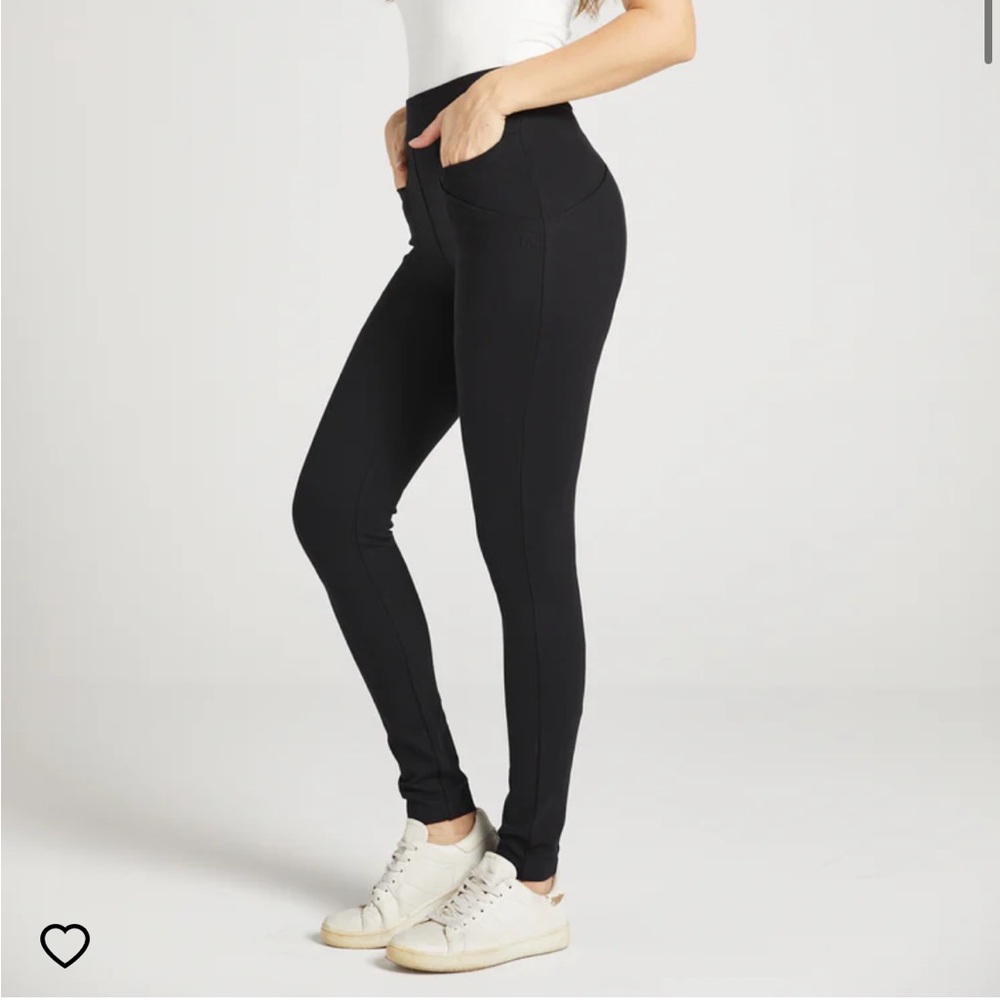 Betabrand black skinny zipperless Journey pants, size small long